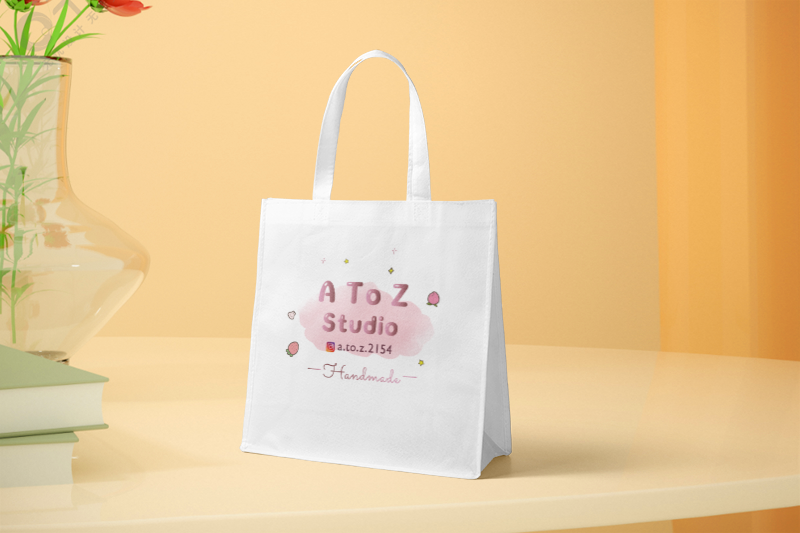 ショッピングバッグの価格はどのような要因によって影響されますか?